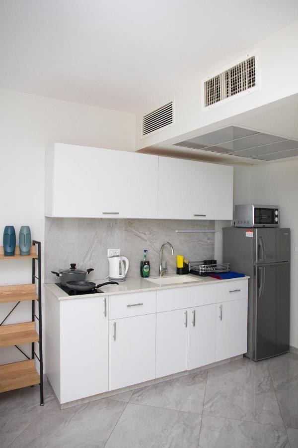 Apartments4You Leonardo 11 บัตยัม ภายนอก รูปภาพ