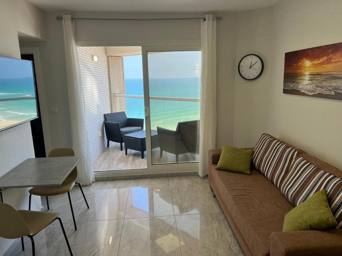 Apartments4You Leonardo 11 บัตยัม ภายนอก รูปภาพ